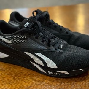 Men’s 9.5 Reebok Metcon X3 cross training shoes